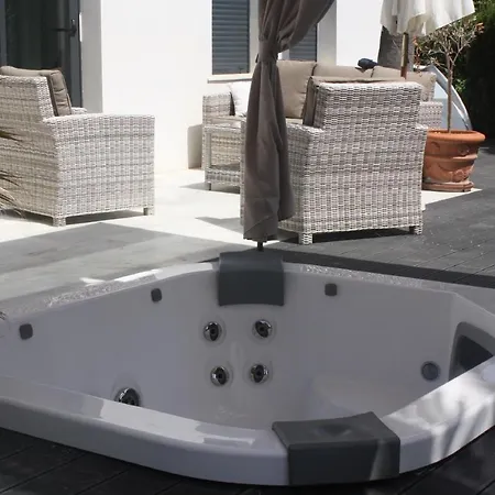 Holiday home Sea Breeze - Costabella *